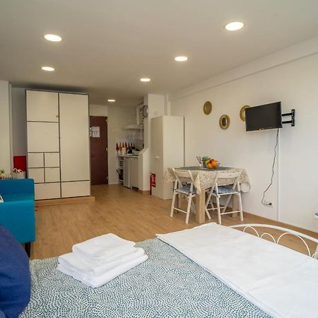 Apt. P/3 10' From The Beach W/Wifi In Torremolinos Eksteriør billede