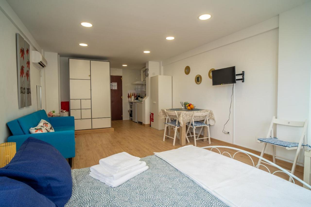 Apt. P/3 10' From The Beach W/Wifi In Torremolinos Eksteriør billede