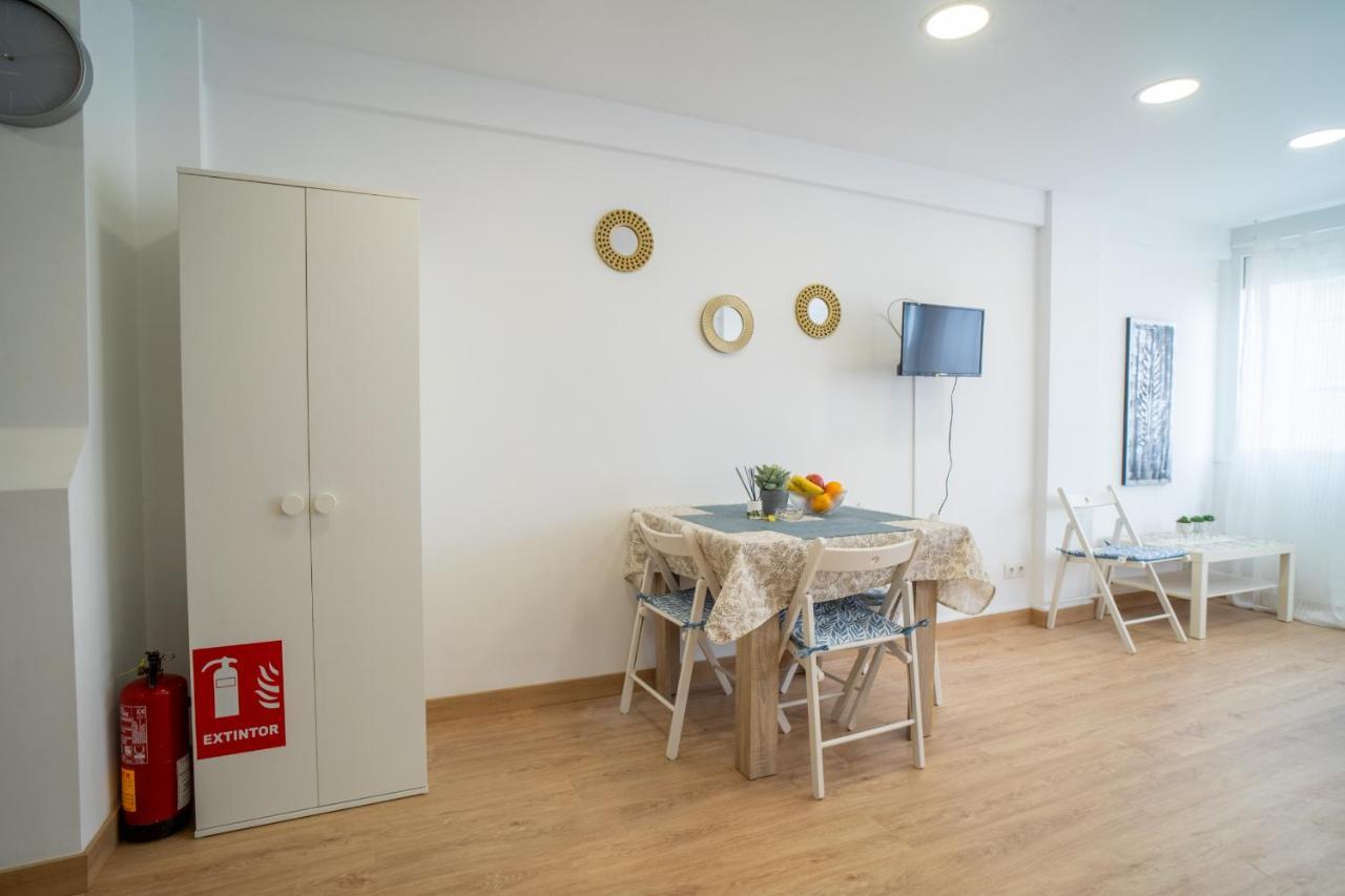 Apt. P/3 10' From The Beach W/Wifi In Torremolinos Eksteriør billede